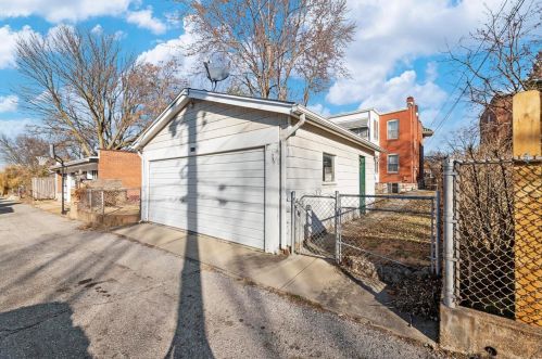 5318 Murdoch Ave, Saint Louis MO 63109-2951 exterior