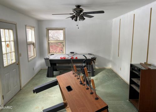 1322 Colburn Ave, Big Rapids MI 49307-1618 exterior