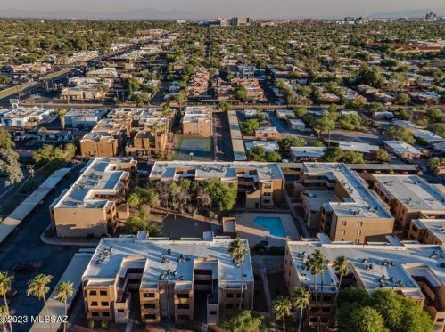 1810 Blacklidge Dr, Tucson AZ  85719-2772 exterior