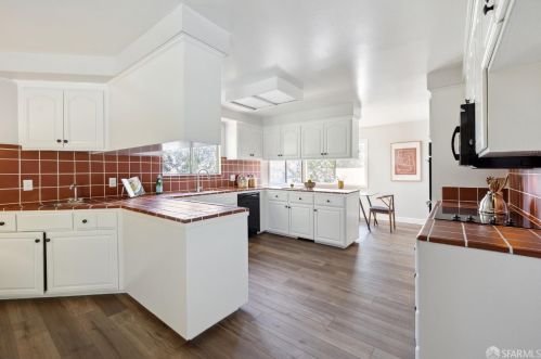 1306 Murchison Dr, Millbrae CA 94030-3026 exterior