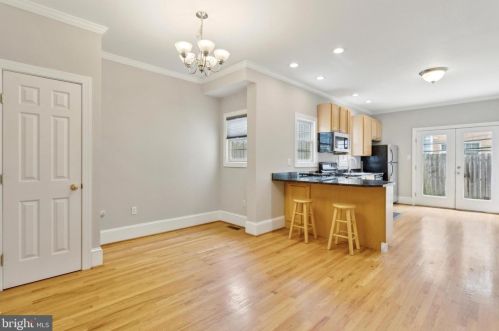 1922 Carpenter St, Philadelphia PA  19146-2615 exterior