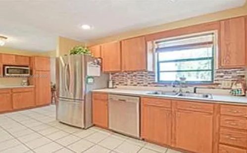 798 Walters Ter, Fort Pierce FL 34983-3960 exterior