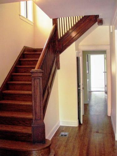 6025 Eberhart Ave, Chicago, IL 60637-2410