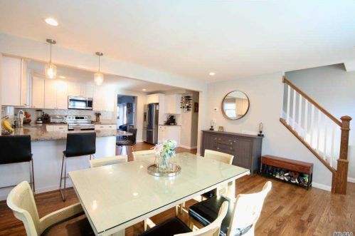 19 Livingston St, Huntington Station NY 11746-4026 exterior