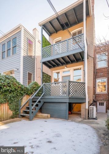 1302 Massachusetts Ave, Washington DC 20019-2941 exterior