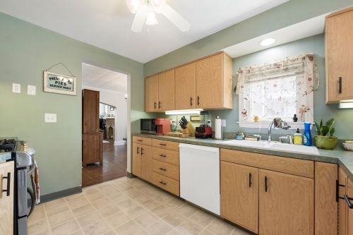 1611 Hillsdale Ave, Pittsburgh PA 15216-1822 exterior