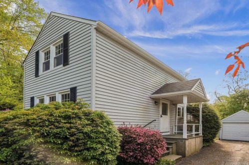 19 Maryland Ave, Armonk, NY 10504-2030