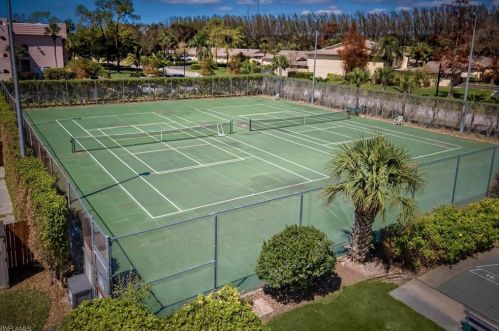 150 Turtle Lake Ct, Naples FL 34105-5561 exterior