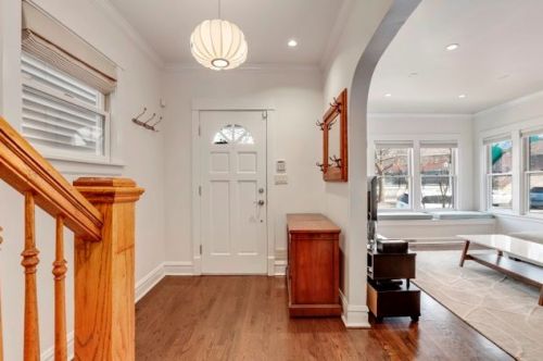 3056 Hoyne Ave, Chicago IL 60643-1121 exterior