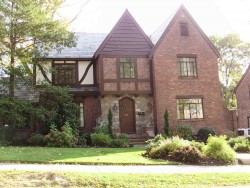 82 Stuart Rd, Newton, MA 02459-1261