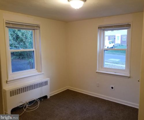 219 Gray St, Chester, PA 19013-4907