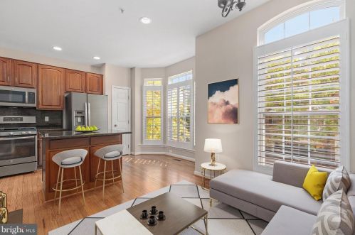 5124 Knapp Pl, Alexandria VA 22304-8637 exterior