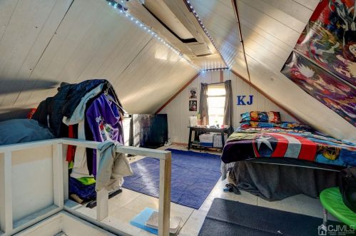 47 Fayette St, Edison NJ  08817-4317 exterior