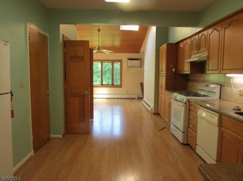 12 Carpenter Pl, Cranford NJ 07016-2539 exterior