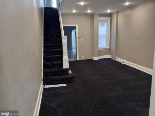 422 Viola St, Camden, NJ 08104-2121