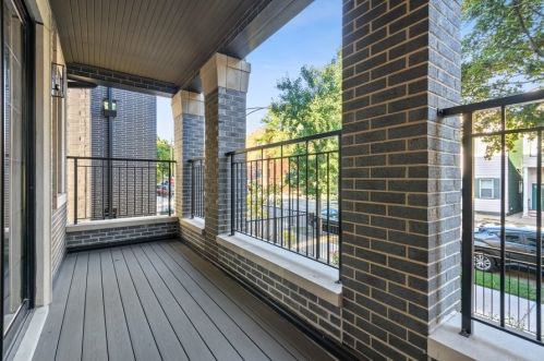 2049 Bissell St, Chicago IL  60614-4205 exterior