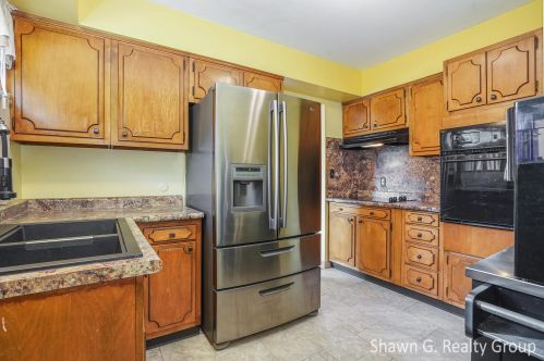 2209 Holliday Dr, Wyoming MI exterior