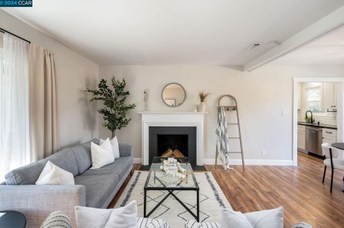 106 Doris Dr, Concord CA  94523-2915 exterior