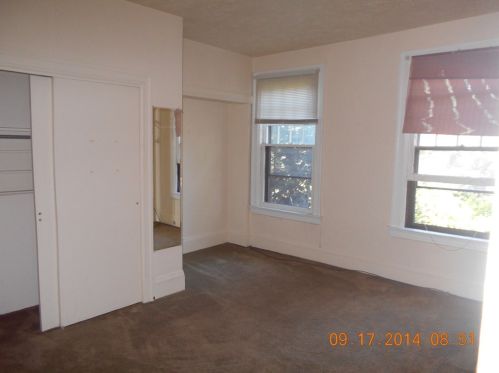 415 Hampton Ave, Pittsburgh PA 15221-3310 exterior