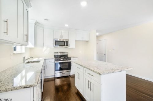 69 13th St, Newark, NJ 07107-1146