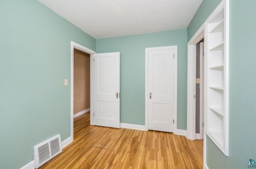 5426 Glenwood St, Duluth MN 55804-1332 exterior