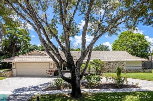 6692 Grande Dr, Boca Raton, FL 33433-2731