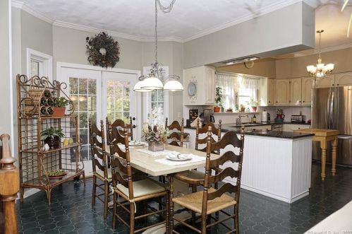 109 Babbling Brk Rd, Torrington CT 06790-2166 exterior