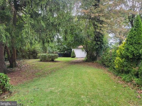 10 Elmwood Ave, Manor PA 19036-1908 exterior