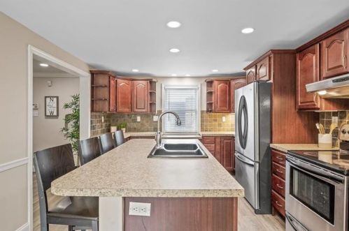 3848 Dalewood St, Pittsburgh PA 15227-3424 exterior