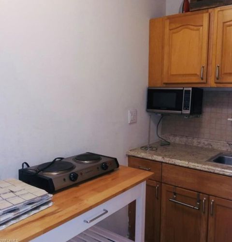 2212 46 Ter, Naples FL 34116-5840 exterior