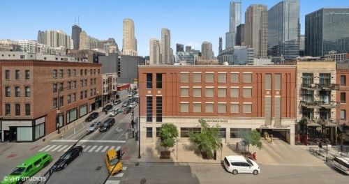 201 Grand Ave, Chicago IL  60654-7673 exterior