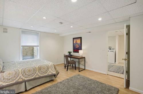 218 Forest Ave, Rockville MD 20850-1820 exterior