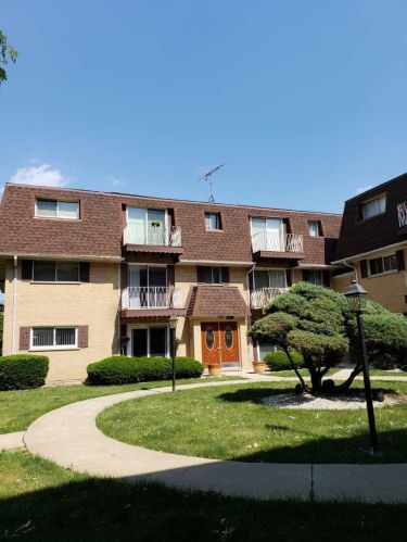 8533 Rascher Ave, Chicago IL 60656-1305 exterior