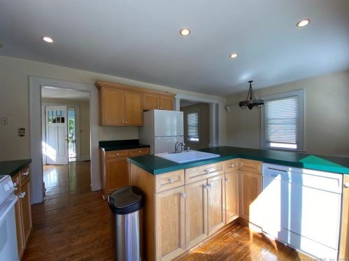 239 Seaside Ave, Milford CT 06460-6311 exterior