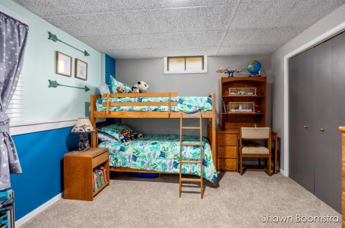 7497 Sunview Dr, Grand Rapids MI 49548-7382 exterior