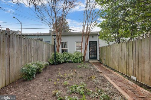 135 D St, Washington DC 20003-1809 exterior