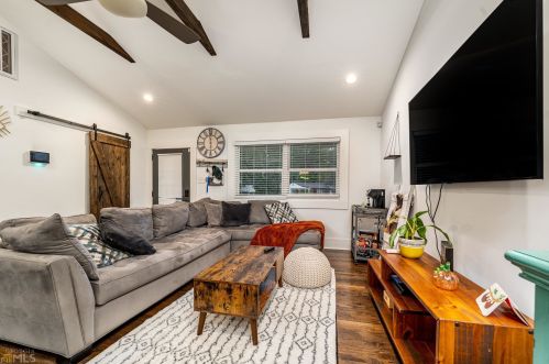 2930 Eleanor Ter, Atlanta GA  30318-6014 exterior