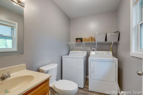 5682 Bartonville Rd, Belding MI 48809-8708 exterior