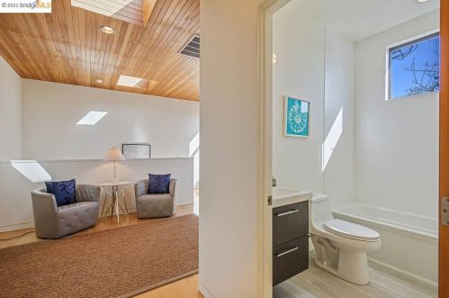 1441 Fairview St, Berkeley CA 94703-2442 exterior