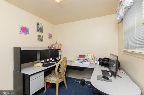 18 Trinity Ln, Blenheim NJ exterior