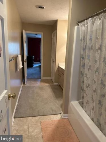 381 Thornhill Dr, Hanover PA  17331-7976 exterior