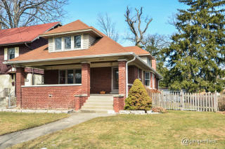 2719 Hartzell St, Evanston, IL 60201-1331