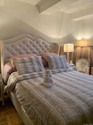 1641 Metropolitan Ave, Bronx NY  10462-6202 exterior