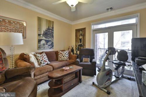 300 Carson Ter, Huntingdon Valley PA 19006-4719 exterior