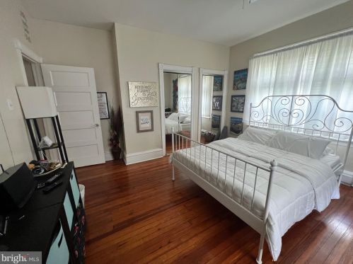 268 Harvey St, Philadelphia PA 19144-3818 exterior