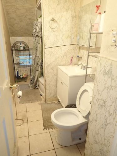 47 Acton St, Worcester MA 01604-4828 exterior