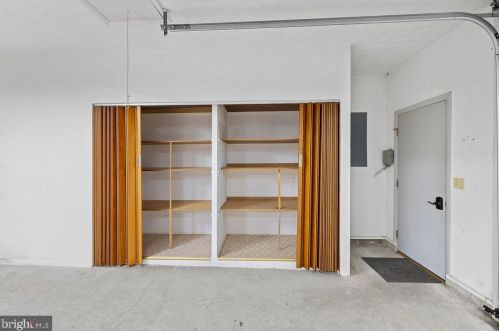 106 Lee Ann Ct, Hanover PA 17331-9560 exterior