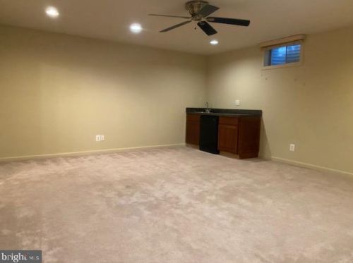 8108 Appalachian Ter, Rockville MD 20854-4050 exterior