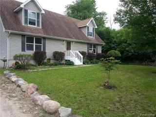 1143 Roberts Rd, Cottrellville MI  48039-3322 exterior