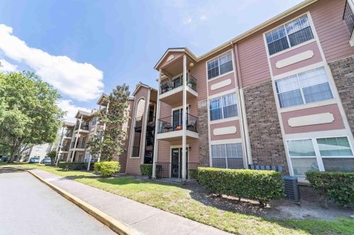 2550 Alafaya Trl, Orlando FL  12107-3607 exterior